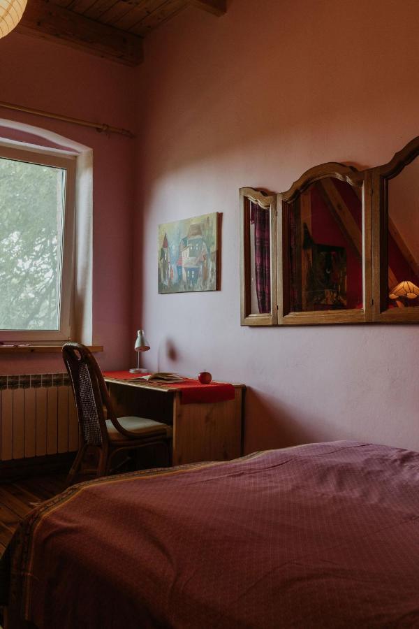Stara Szkola Nad Jeziorem Czarne  外观 照片